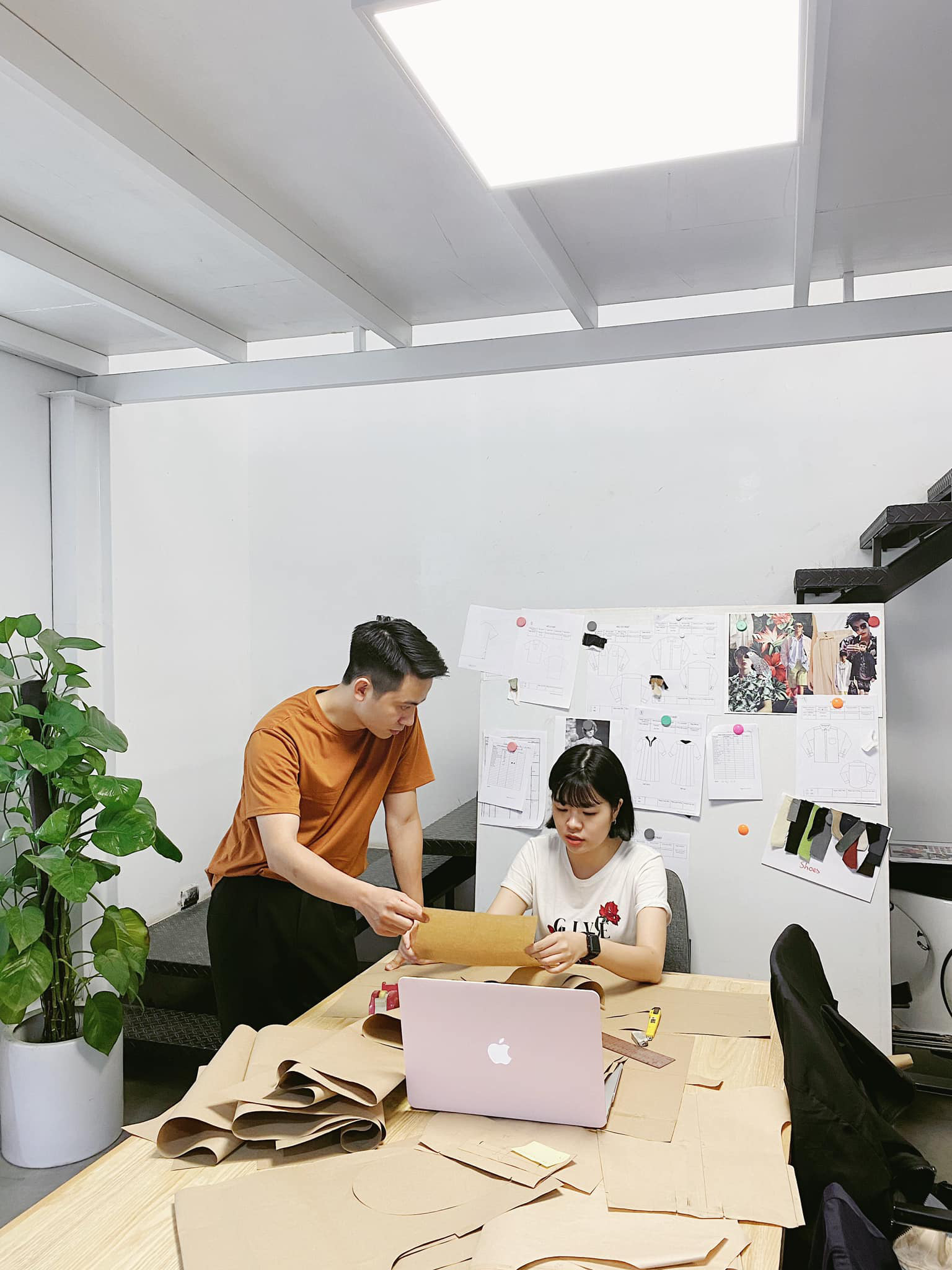 Chẳng mất c&ocirc;ng đi xa nữa, SSStutter ch&iacute;nh thức khai trương chi nh&aacute;nh mới tại Cầu Giấy d&agrave;nh cho cả nam v&agrave; nữ - Ảnh 2.