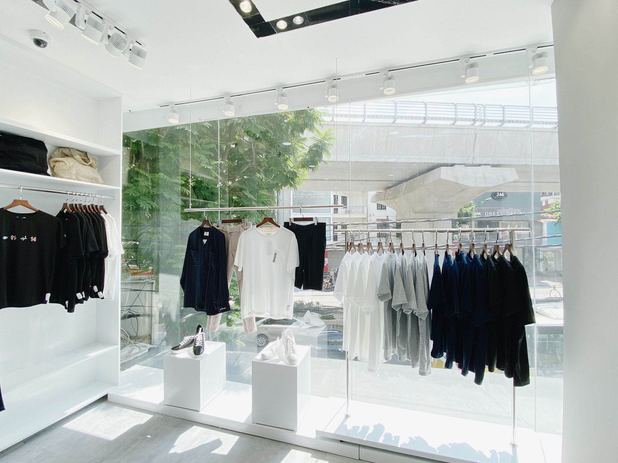 Chẳng mất c&ocirc;ng đi xa nữa, SSStutter ch&iacute;nh thức khai trương chi nh&aacute;nh mới tại Cầu Giấy d&agrave;nh cho cả nam v&agrave; nữ - Ảnh 7.