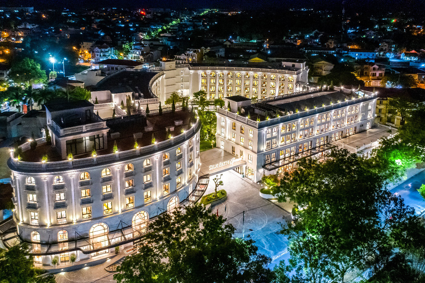 Silk Path Grand Huế Hotel & Spa - Một Huế mới, sang và kiêu kỳ - Ảnh 1.