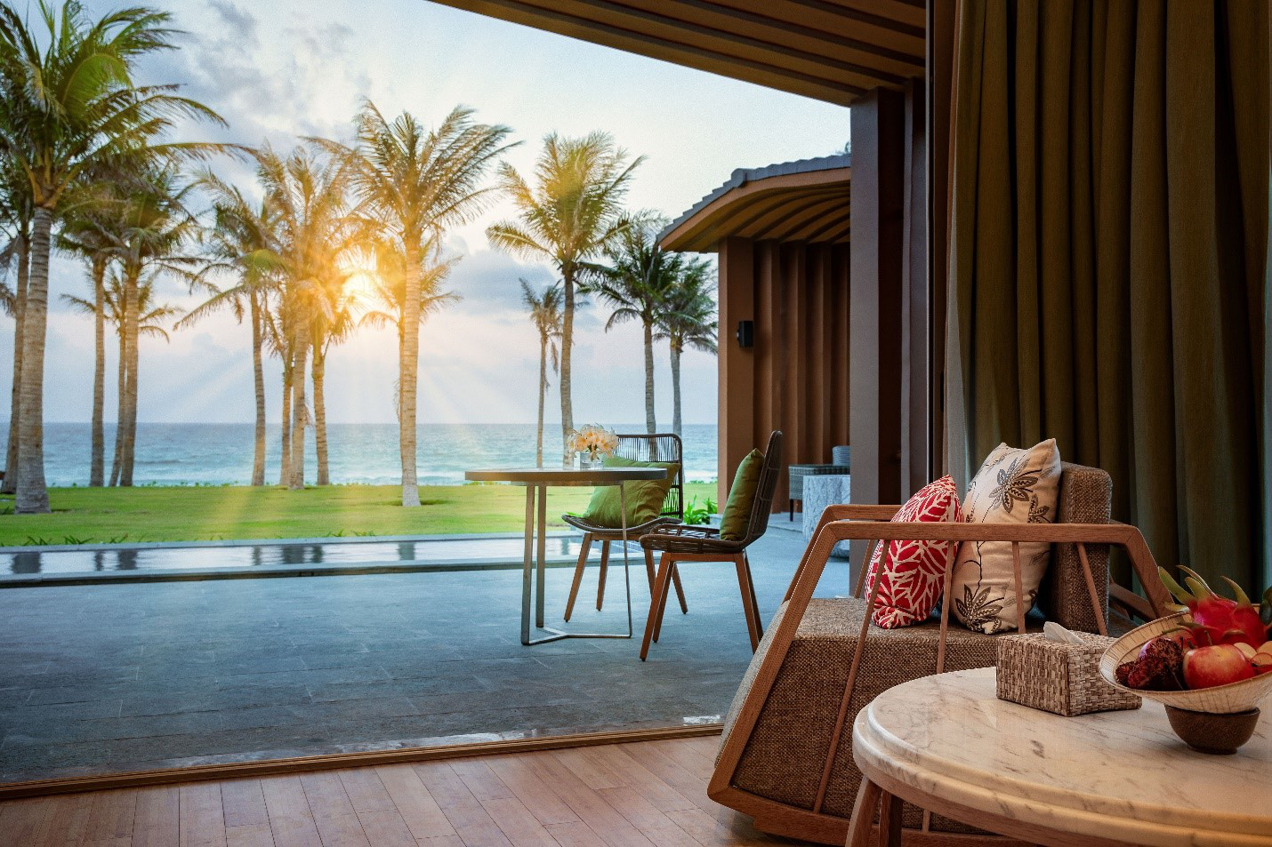 Ocean Luxury Villa by Radisson Blu - thiên đường nghỉ dưỡng nơi Bãi Dài, Cam Ranh - Ảnh 1.