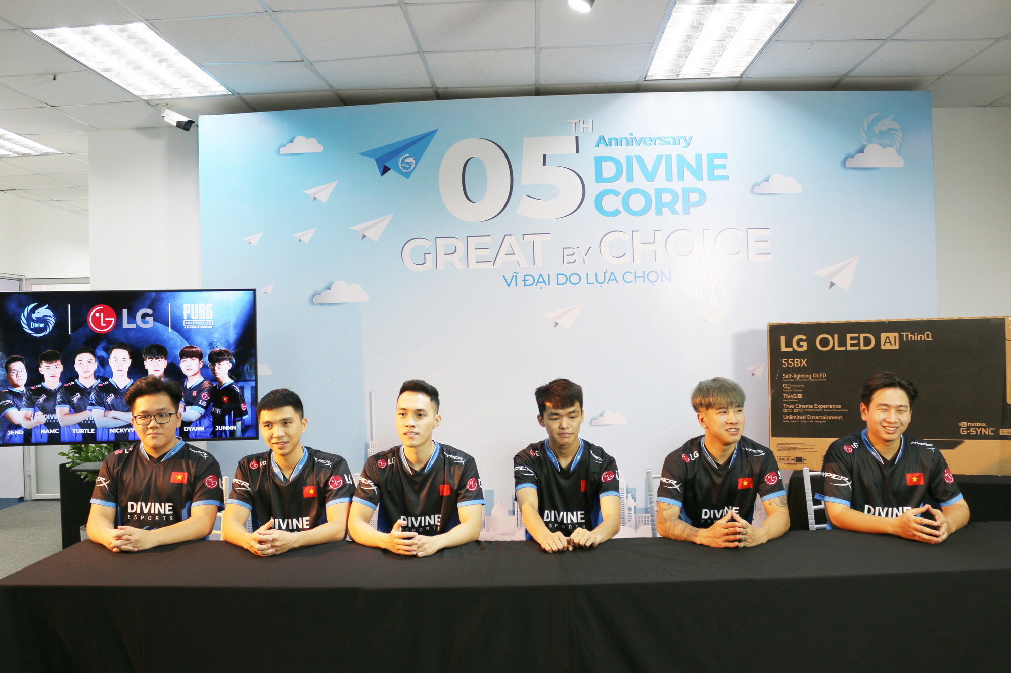 Divine Esports làm rạng danh nền thể thao điện tử Việt Nam với chức vô địch PUBG Châu Á Thái Bình Dương - Ảnh 1.
