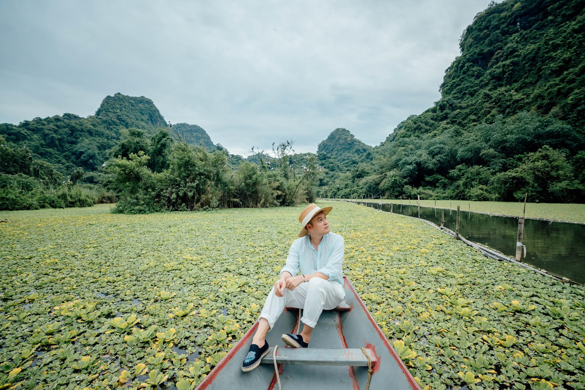 Ngỡ ngàng vẻ đẹp của mảnh đất “địa linh nhân kiệt” qua ống kính của chàng hoàng tử đam mê xê dịch - Ảnh 2.