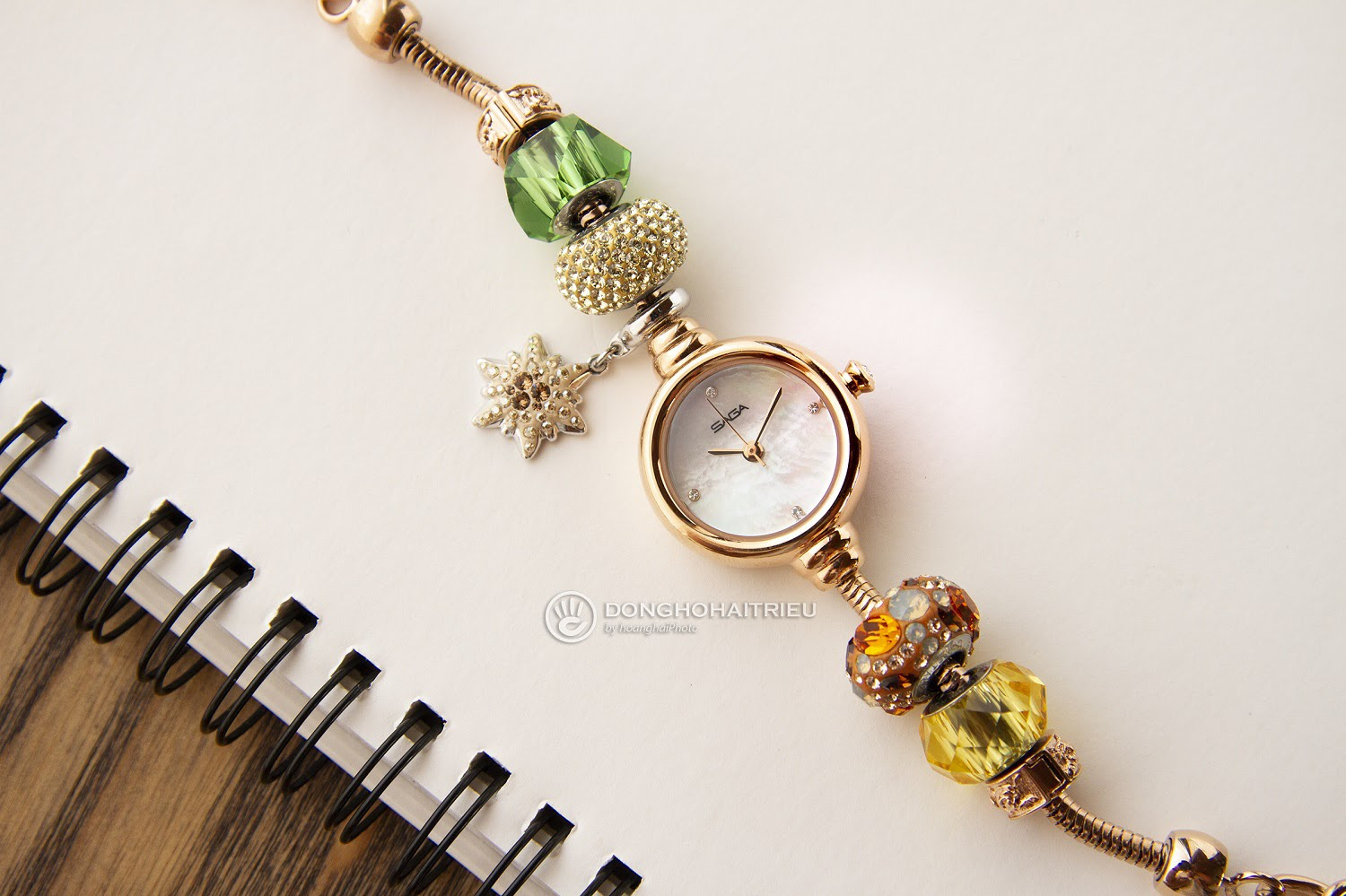 Đồng hồ Saga Charm, sản phẩm làm mê mẩn biết bao cô nàng - Ảnh 1. Đồng hồ Saga Charm, sản phẩm làm mê mẩn biết bao cô nàng - Ảnh 1.