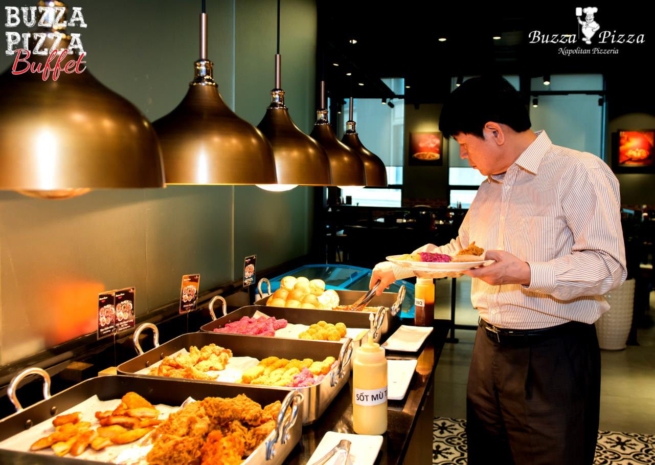 Buffet tính tiền theo phút ở TP.HCM: 2.500 đồng/phút - ăn bao nhiêu lâu - tính bấy nhiêu tiền - Ảnh 4. Buffet tính tiền theo phút ở TP.HCM: 2.500 đồng/phút - ăn bao nhiêu lâu - tính bấy nhiêu tiền - Ảnh 4.