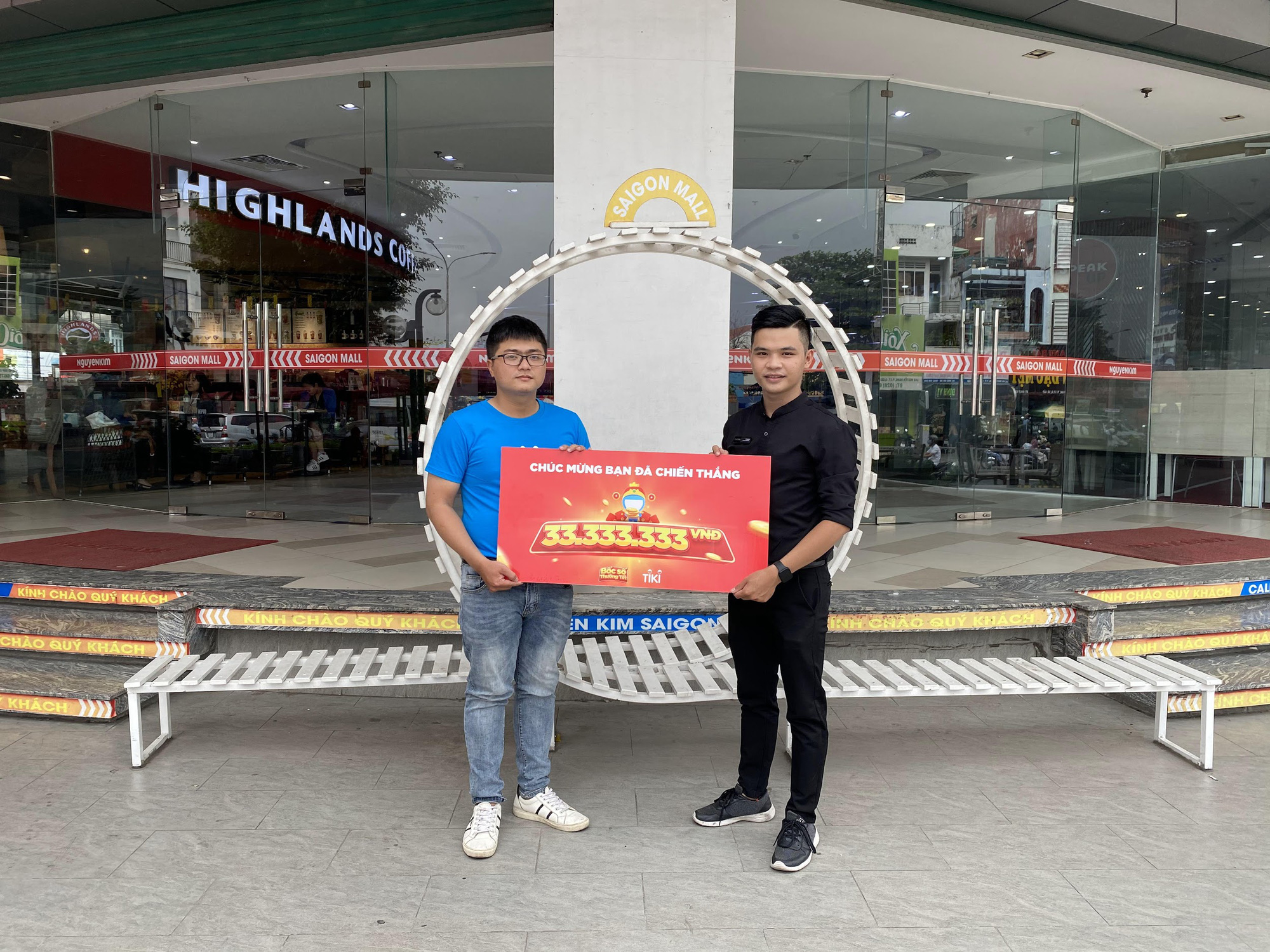 HOT: Lộ diện dàn chủ nhân trúng 100 triệu đồng tiền mặt từ Tiki - Ảnh 1. HOT: Lộ diện dàn chủ nhân trúng 100 triệu đồng tiền mặt từ Tiki - Ảnh 1.