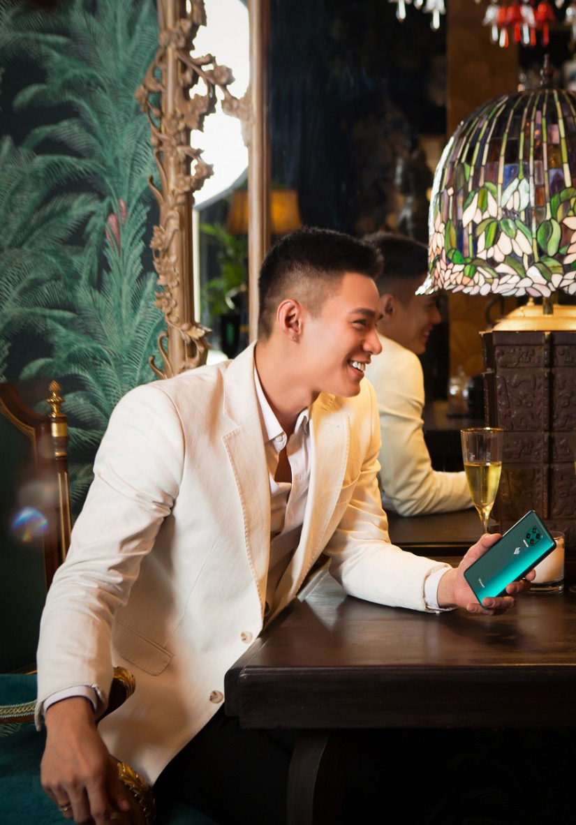 Hoa Nhật Huỳnh tung bộ ảnh sexy khác lạ trước thềm năm mới - Ảnh 8.