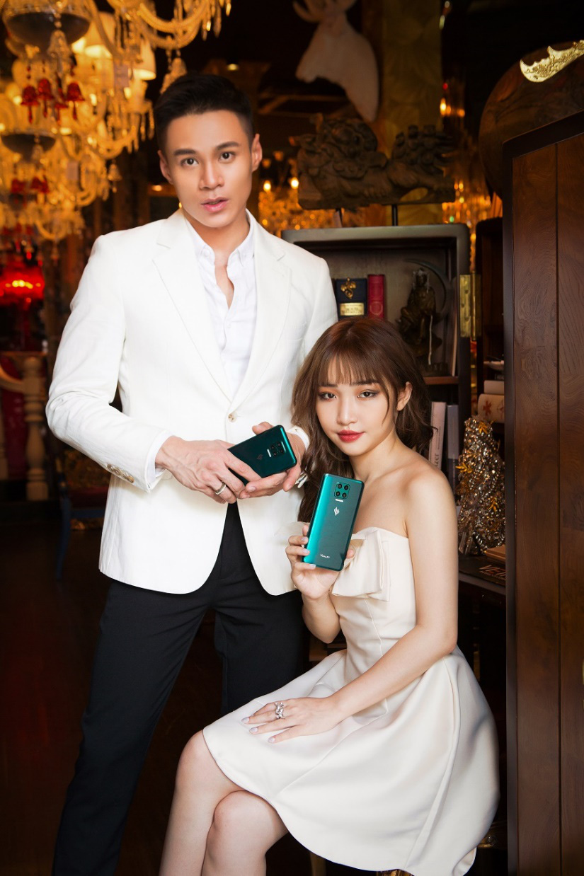 Hoa Nhật Huỳnh tung bộ ảnh sexy khác lạ trước thềm năm mới - Ảnh 10.