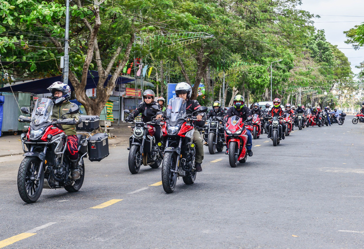 Biker Honda kết thúc hành trình chinh phục cực Nam đầy cảm xúc - Ảnh 2.