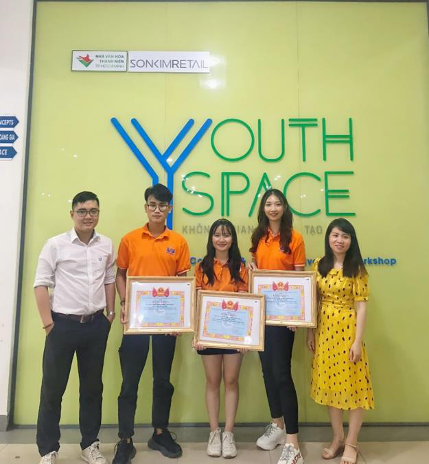 Sinh viên trường Đại học Thủ đô Hà Nội tham dự vòng Chung kết giải thưởng Sinh viên nghiên cứu khoa học Eureka lần thứ 22 - Ảnh 3.