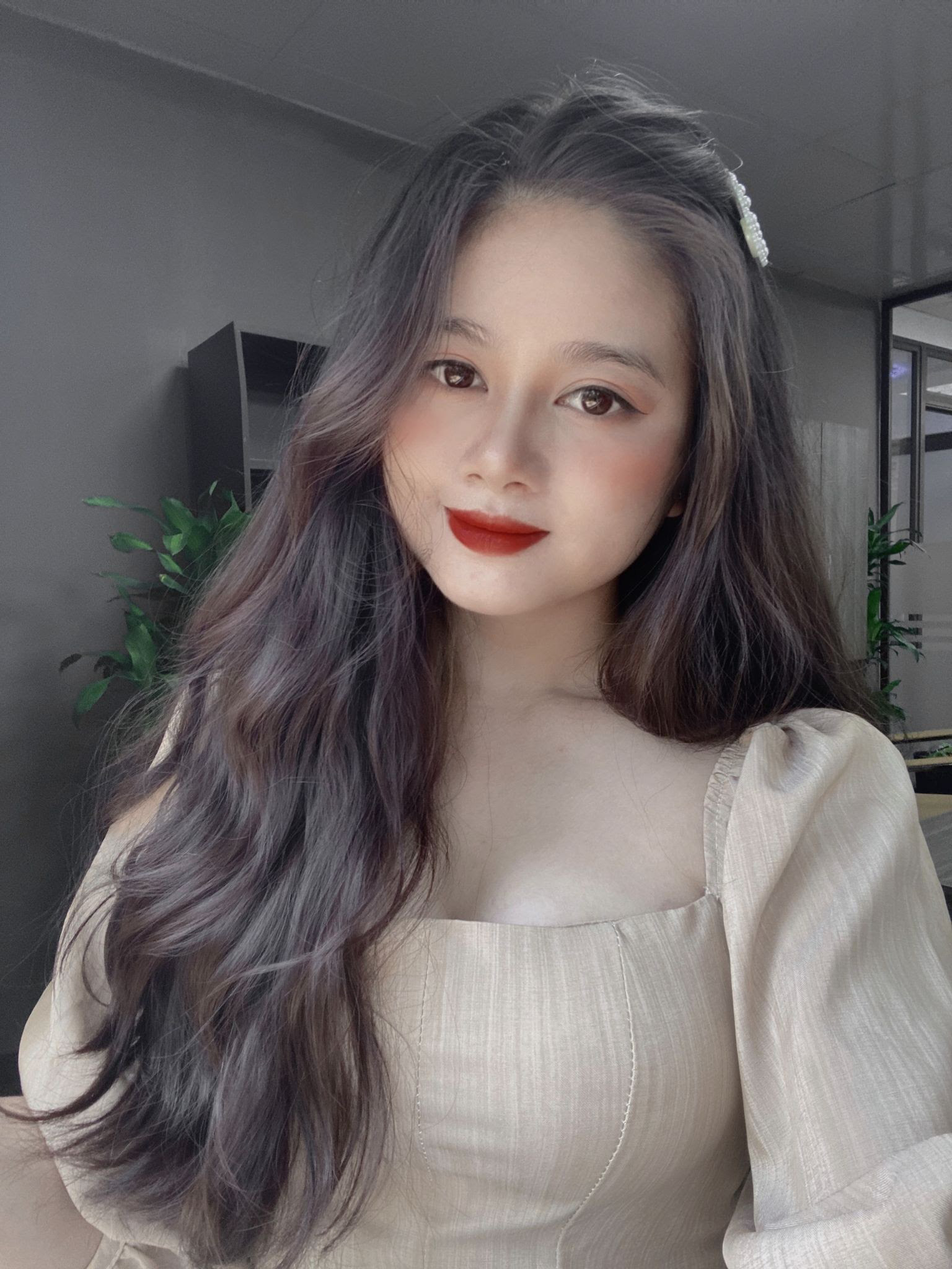 Chuyên Dương - Giao dịch viên ngân hàng cua gắt làm diễn viên, giấu bố mẹ chuyện hậu trường bị đâm xe, bị tát thật - Ảnh 3. Chuyên Dương - Giao dịch viên ngân hàng cua gắt làm diễn viên, giấu bố mẹ chuyện hậu trường bị đâm xe, bị tát thật - Ảnh 3.