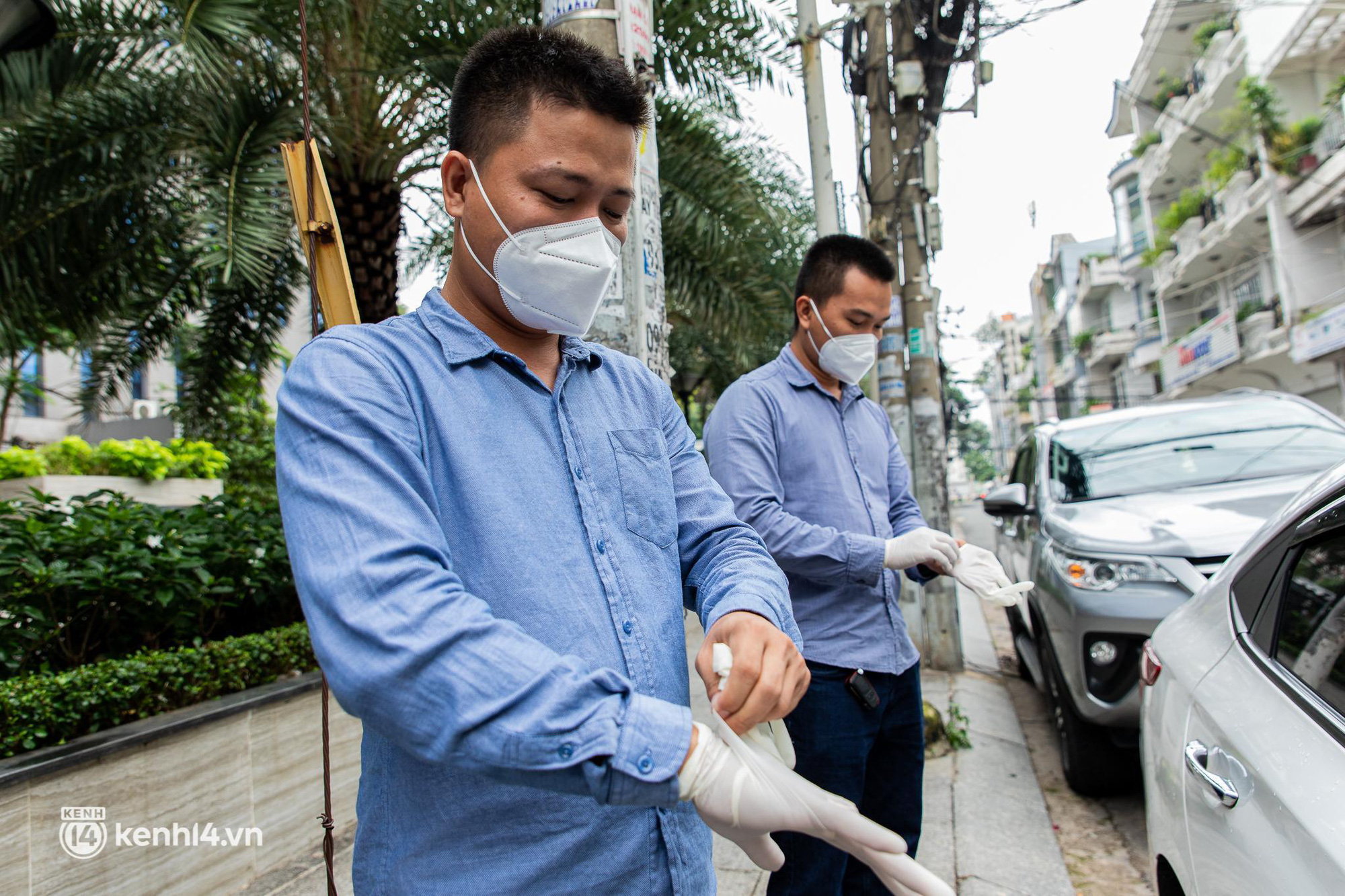Sài Gòn nới lỏng giãn cách xã hội, bác tài phấn khởi ngày hoạt động trở lại với dịch vụ GrabCar Protect - Ảnh 5. Sài Gòn nới lỏng giãn cách xã hội, bác tài phấn khởi ngày hoạt động trở lại với dịch vụ GrabCar Protect - Ảnh 5.