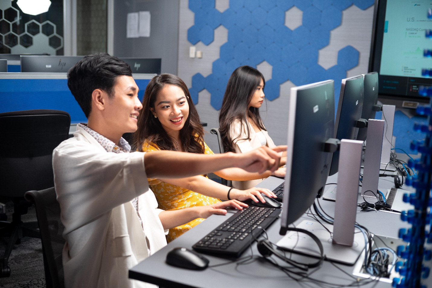 Thử làm sinh viên RMIT “chất như nước cất” với sự kiện Ngày Trải Nghiệm “khủng” nhất trong năm - Ảnh 1. Thử làm sinh viên RMIT “chất như nước cất” với sự kiện Ngày Trải Nghiệm “khủng” nhất trong năm - Ảnh 1.