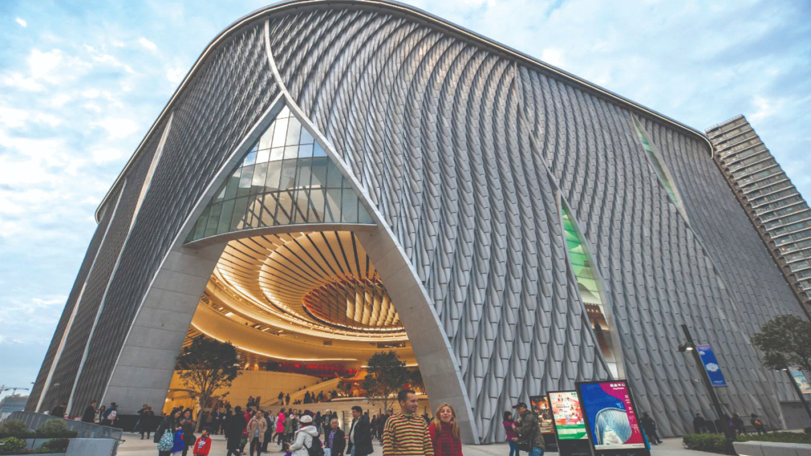 Ngẩn ngơ khám phá Tây Cửu Long: Bản giao hưởng nghệ thuật ấn tượng của Hồng  Kông