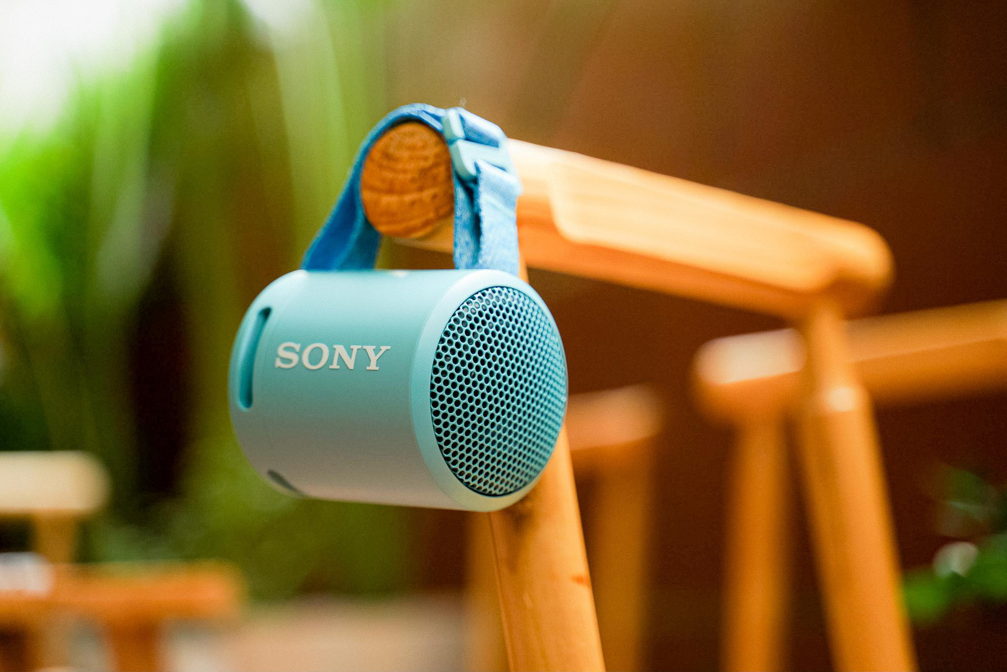 Đây là Sony SRS-XB13: Loa di động “must-have” của Gen Z, chất âm xịn xò, pin bền lại chống bụi/nước - Ảnh 4. Đây là Sony SRS-XB13: Loa di động “must-have” của Gen Z, chất âm xịn xò, pin bền lại chống bụi/nước - Ảnh 4.
