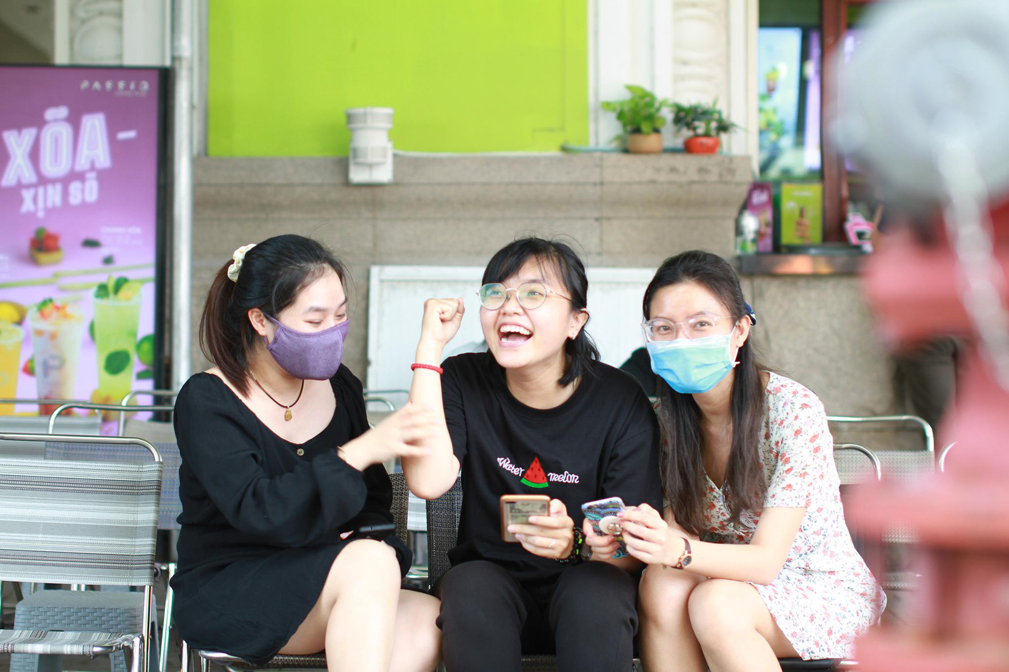 Gen Z rủ nhau nhịn mua sắm để chờ Siêu hội hoàn tiền 50% của MoMo - Ảnh 2. Gen Z rủ nhau nhịn mua sắm để chờ Siêu hội hoàn tiền 50% của MoMo - Ảnh 2.