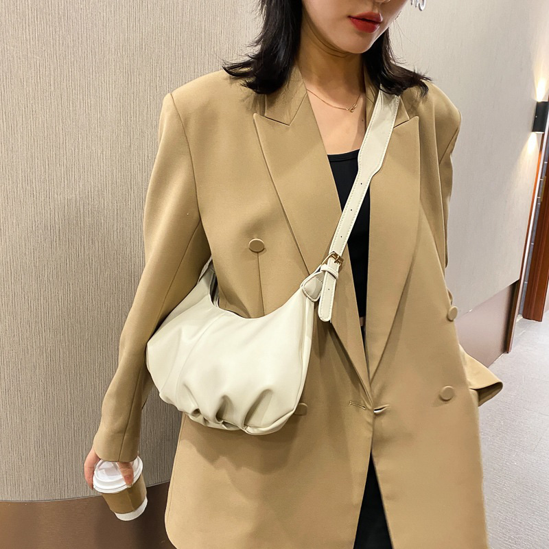 Quá trời túi xách xinh xẻo giá “thơm” cho các nàng đây, giá chỉ từ 95K diện với outfit nào cũng đỉnh! - Ảnh 1. Quá trời túi xách xinh xẻo giá “thơm” cho các nàng đây, giá chỉ từ 95K diện với outfit nào cũng đỉnh! - Ảnh 1.