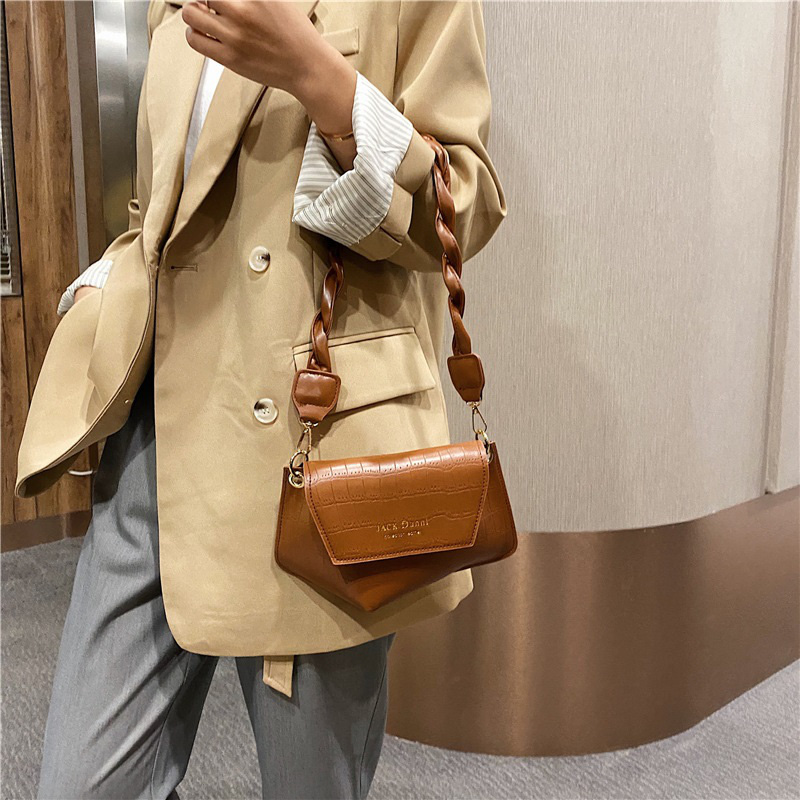 Quá trời túi xách xinh xẻo giá “thơm” cho các nàng đây, giá chỉ từ 95K diện với outfit nào cũng đỉnh! - Ảnh 3. Quá trời túi xách xinh xẻo giá “thơm” cho các nàng đây, giá chỉ từ 95K diện với outfit nào cũng đỉnh! - Ảnh 3.