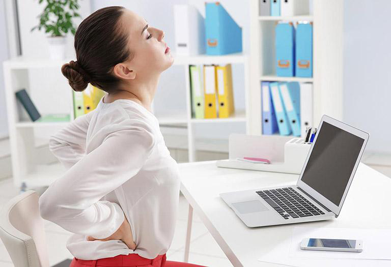 Cầu thủ Hoàng “bò” bật mí cách xoa dịu cơn đau xương khớp cho dân văn phòng - Ảnh 1.
