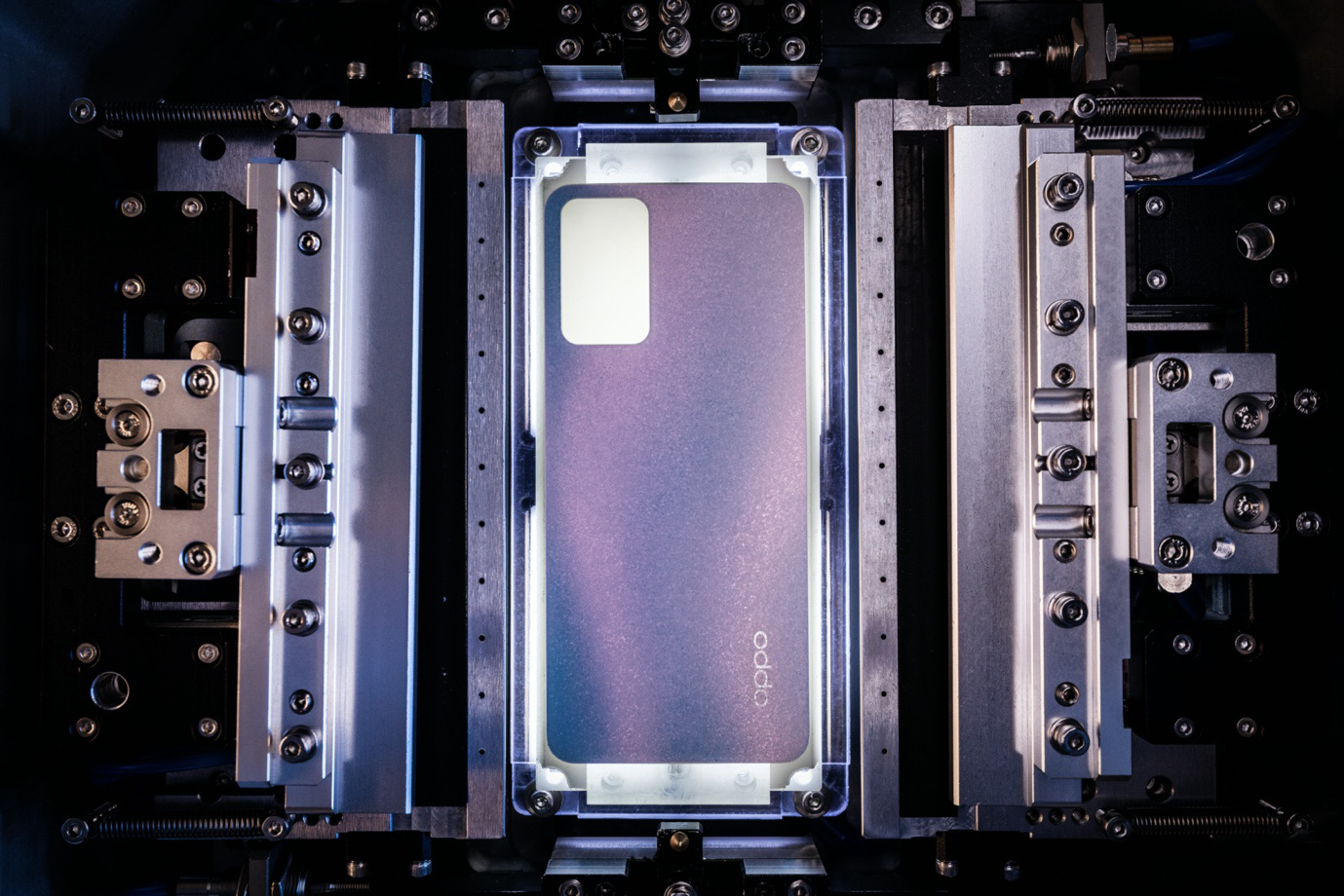 Để có được một chiếc điện thoại hợp “gu” thời thượng, OPPO Reno6 5G đã trải qua những công đoạn sản xuất khắc nghiệt ra sao? - Ảnh 5. Để có được một chiếc điện thoại hợp “gu” thời thượng, OPPO Reno6 5G đã trải qua những công đoạn sản xuất khắc nghiệt ra sao? - Ảnh 5.