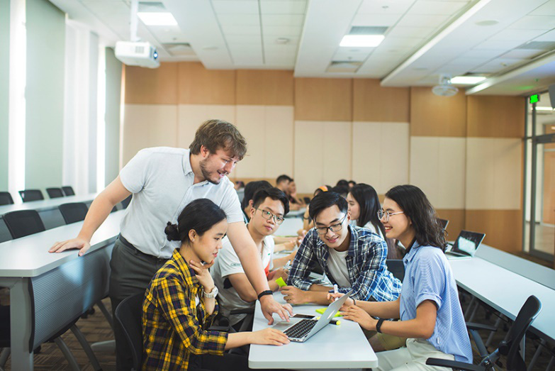 Đại học VinUni phát động cuộc thi giải bài toán kinh doanh toàn cầu - Ảnh 1. Đại học VinUni phát động cuộc thi giải bài toán kinh doanh toàn cầu - Ảnh 1.