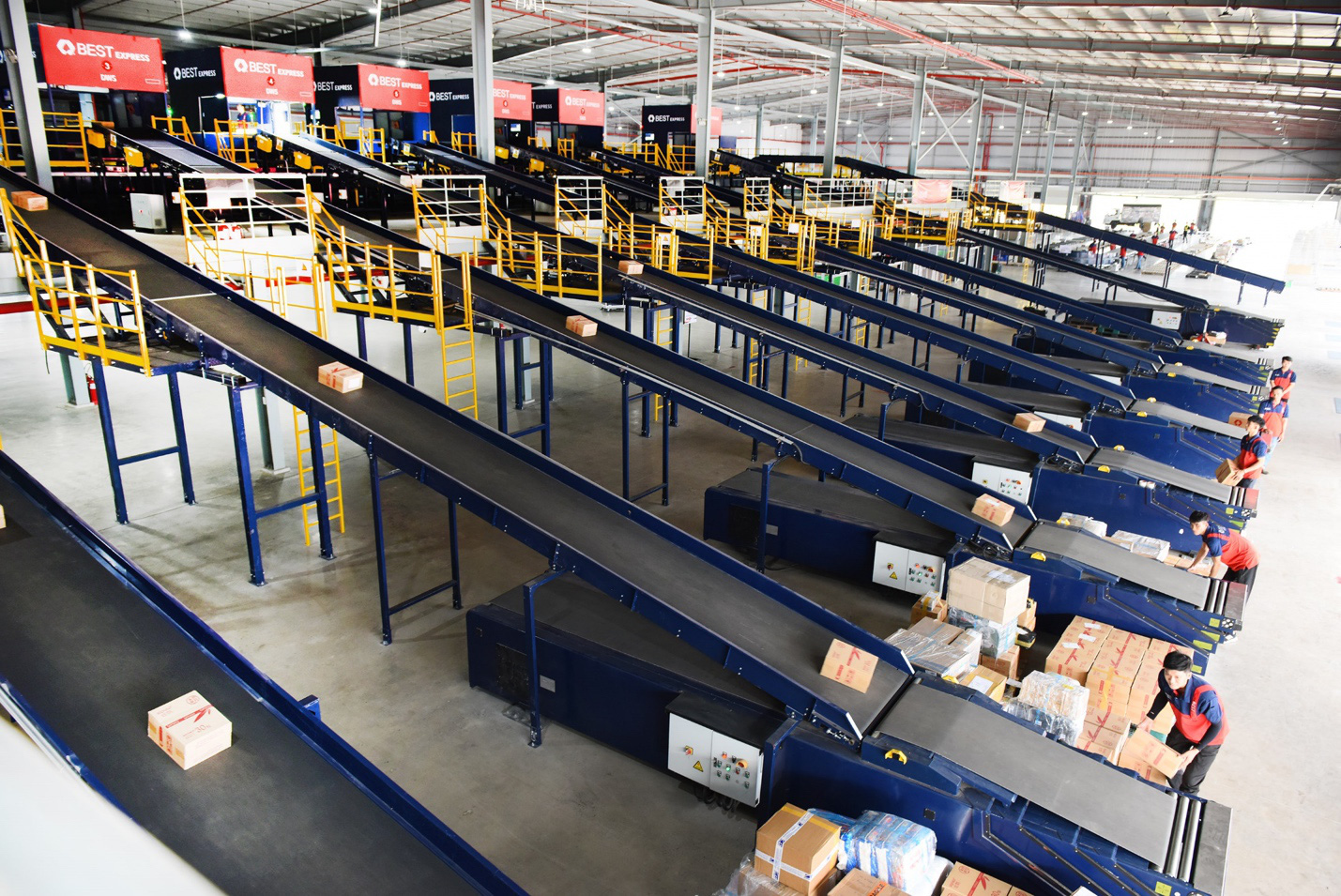 BEST Express tặng quà hàng trăm triệu đồng cho chủ shop online - Ảnh 3. BEST Express tặng quà hàng trăm triệu đồng cho chủ shop online - Ảnh 3.