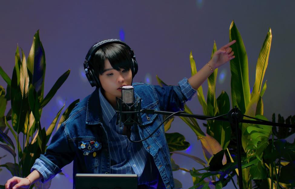 Ai bảo đam mê chỉ bùng nổ khi có ánh đèn sân khấu: Nhìn loạt sao Việt bật sảng khoái, bùng đam mê bất cứ đâu, bạn sẽ nghĩ lại cho mà xem - Ảnh 5.