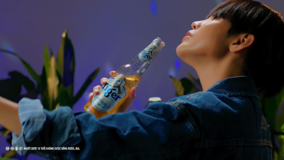 Ai bảo đam mê chỉ bùng nổ khi có ánh đèn sân khấu: Nhìn loạt sao Việt bật sảng khoái, bùng đam mê bất cứ đâu, bạn sẽ nghĩ lại cho mà xem - Ảnh 6.