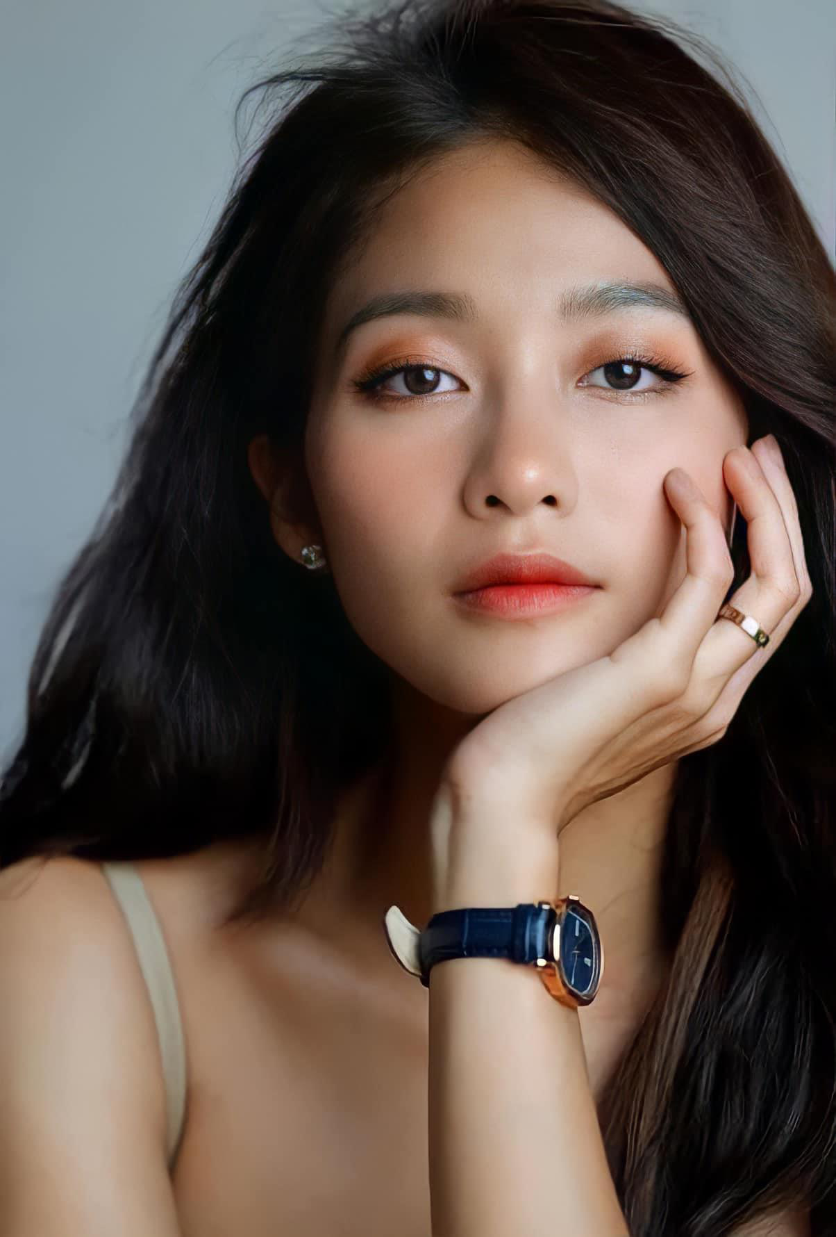 Tho&aacute;t cận th&agrave;nh c&ocirc;ng, Khả Ng&acirc;n ghi điểm nhờ diễn xuất bằng mắt trong 11 th&aacute;ng 5 ng&agrave;y - Ảnh 4.