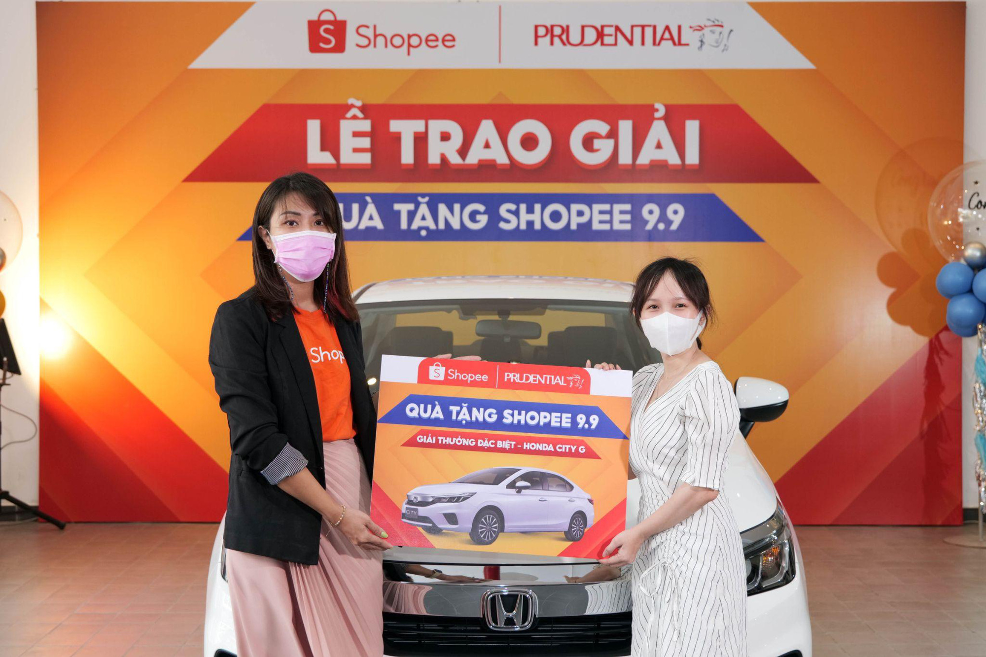 Nghịch lý: Nghỉ dịch 4 tháng vẫn “rinh” được 4 bánh nhờ “Quà tặng Shopee” - Ảnh 3.