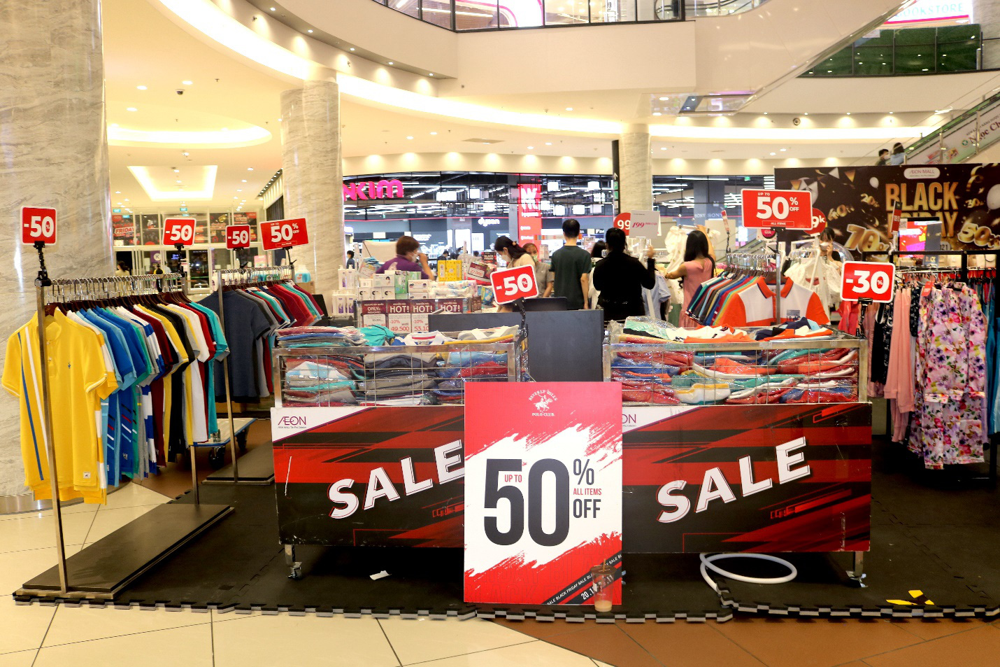 Lập team “càn quét” Black Friday đỉnh cao tại AEON Mall Tân Phú Celadon - Ảnh 1. Lập team “càn quét” Black Friday đỉnh cao tại AEON Mall Tân Phú Celadon - Ảnh 1.