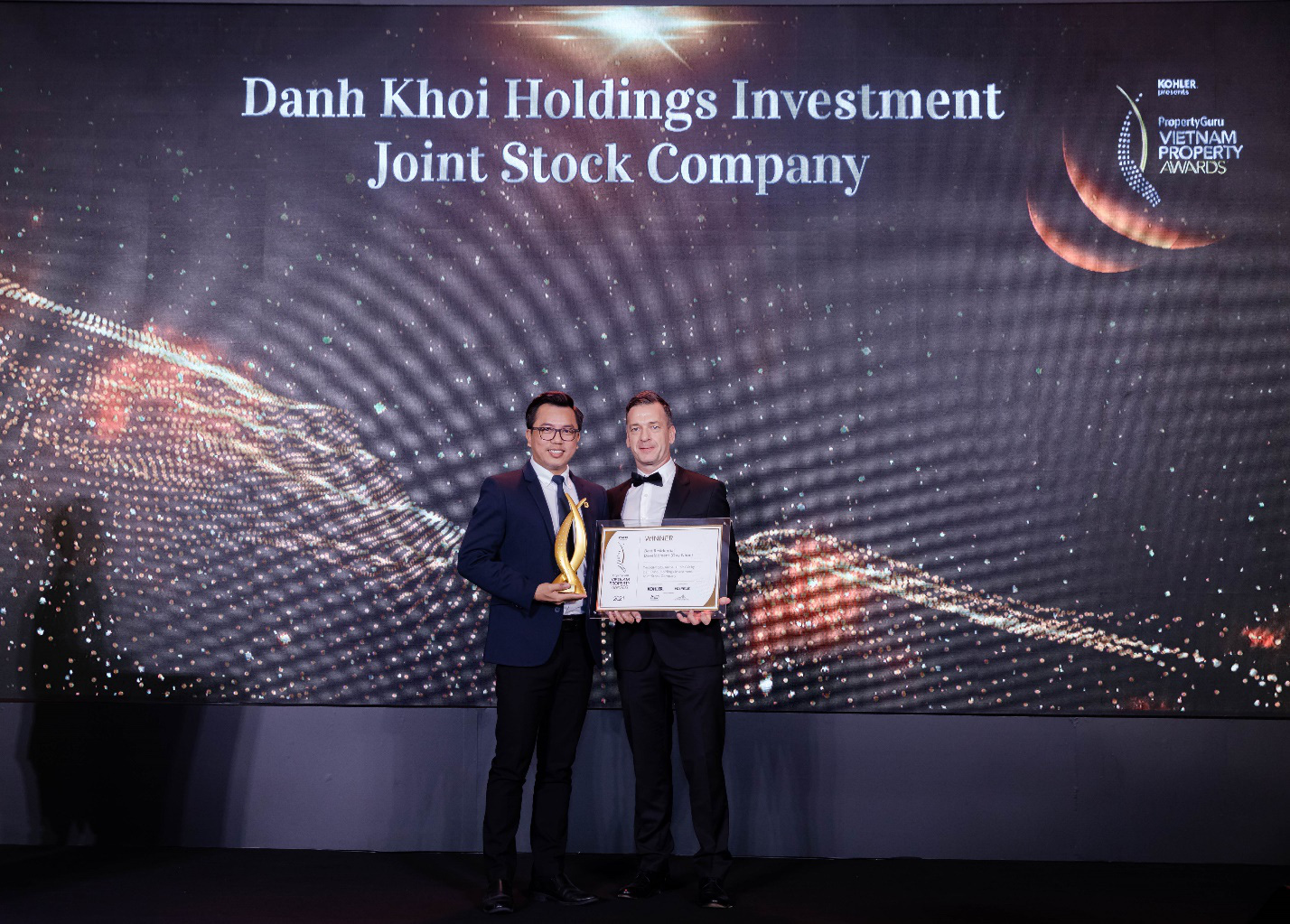 Danh Khôi chiến thắng 4 giải thưởng lớn tại PropertyGuru Vietnam Property Awards 2021 - Ảnh 1.