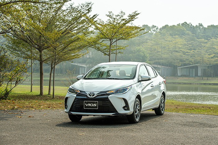 Chung tay chia sẻ, Toyota thêm ưu đãi hỗ trợ khách hàng phí trước bạ - Ảnh 1.