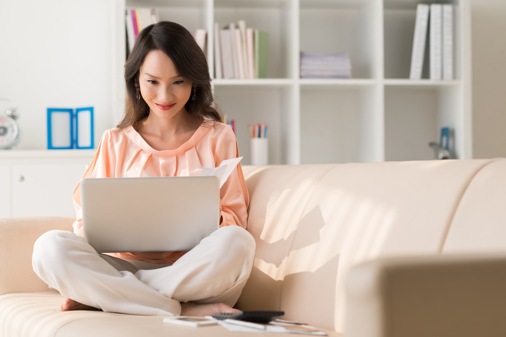 Tưởng hào hứng ngày ra đường, hóa ra không ít các bạn trẻ vướng phải tình trạng “người hang động” - Ảnh 1. Tưởng hào hứng ngày ra đường, hóa ra không ít các bạn trẻ vướng phải tình trạng “người hang động” - Ảnh 1.