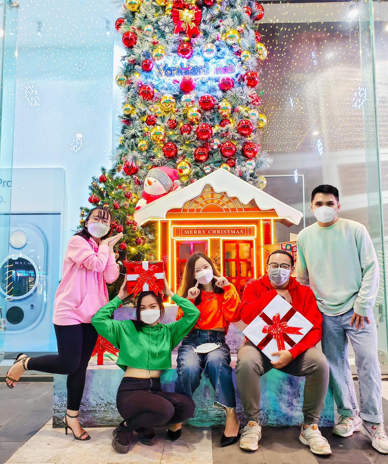 Giáng sinh an lành tại Vạn Hạnh Mall - Ảnh 3.