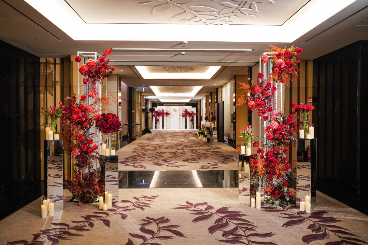 “Choáng ngợp” trước phong cách cưới có một không hai tại khách sạn Lotte Hà Nội - Ảnh 5.