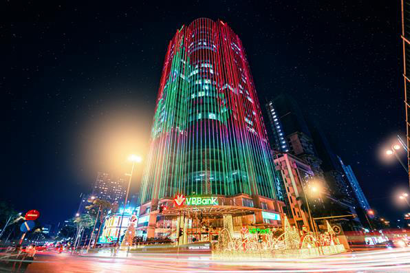Lộ diện điểm chụp ảnh Noel mới không nên bỏ lỡ tại Hà Nội dịp Giáng sinh 2021 - Ảnh 1.
