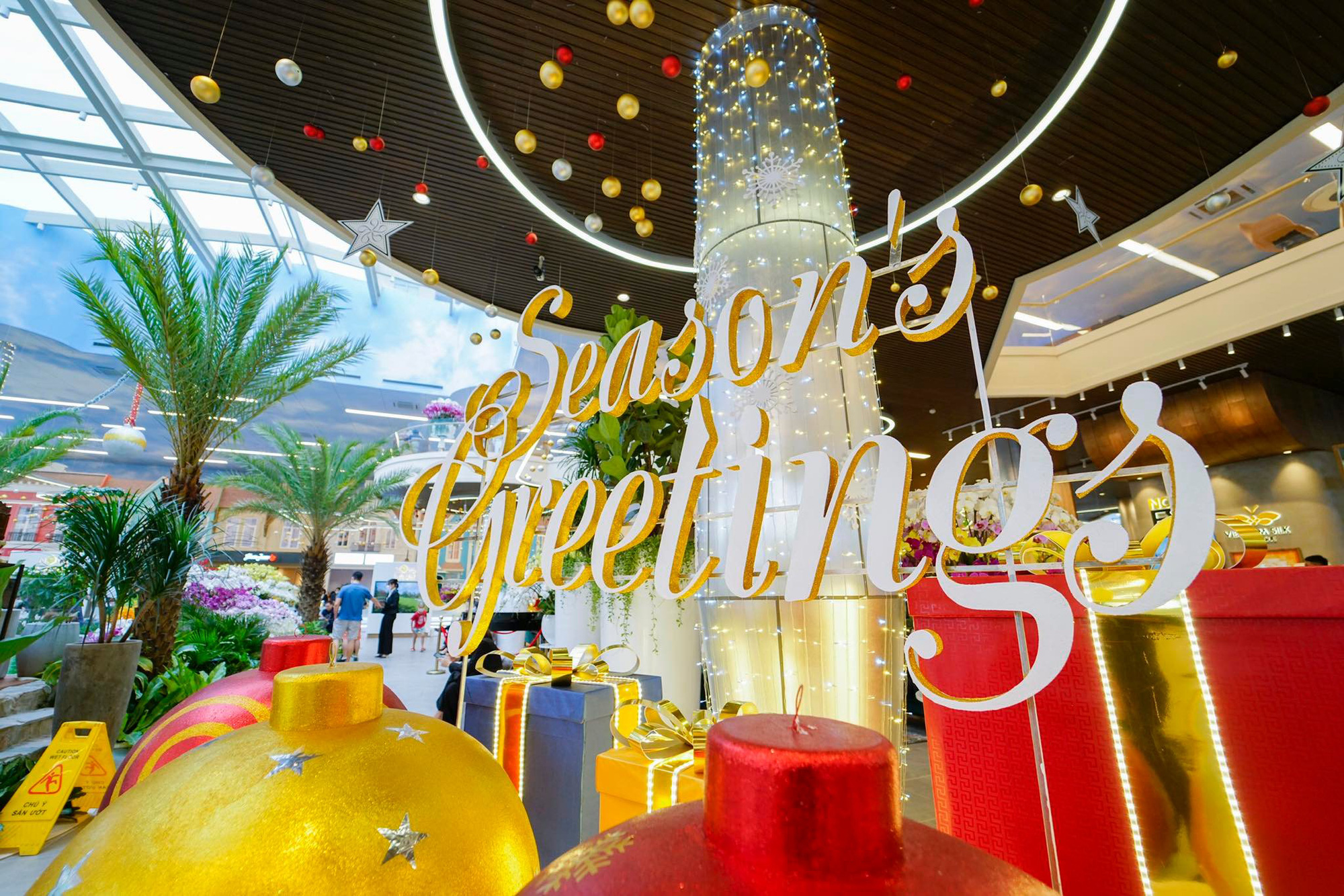 Hé lộ loạt địa điểm siêu đẹp mùa Giáng sinh 2021 ở Sài Gòn: Số 1 mới toanh - hoành tráng từ cái nhìn đầu tiên! - Ảnh 10. Hé lộ loạt địa điểm siêu đẹp mùa Giáng sinh 2021 ở Sài Gòn: Số 1 mới toanh - hoành tráng từ cái nhìn đầu tiên! - Ảnh 10.