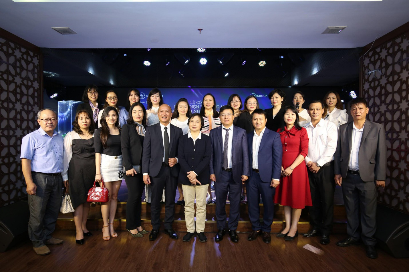 Vikoda ‘thay áo mới’, ví nước khoáng kiềm tự nhiên quý như kim cương - Ảnh 3. Vikoda ‘thay áo mới’, ví nước khoáng kiềm tự nhiên quý như kim cương - Ảnh 3.