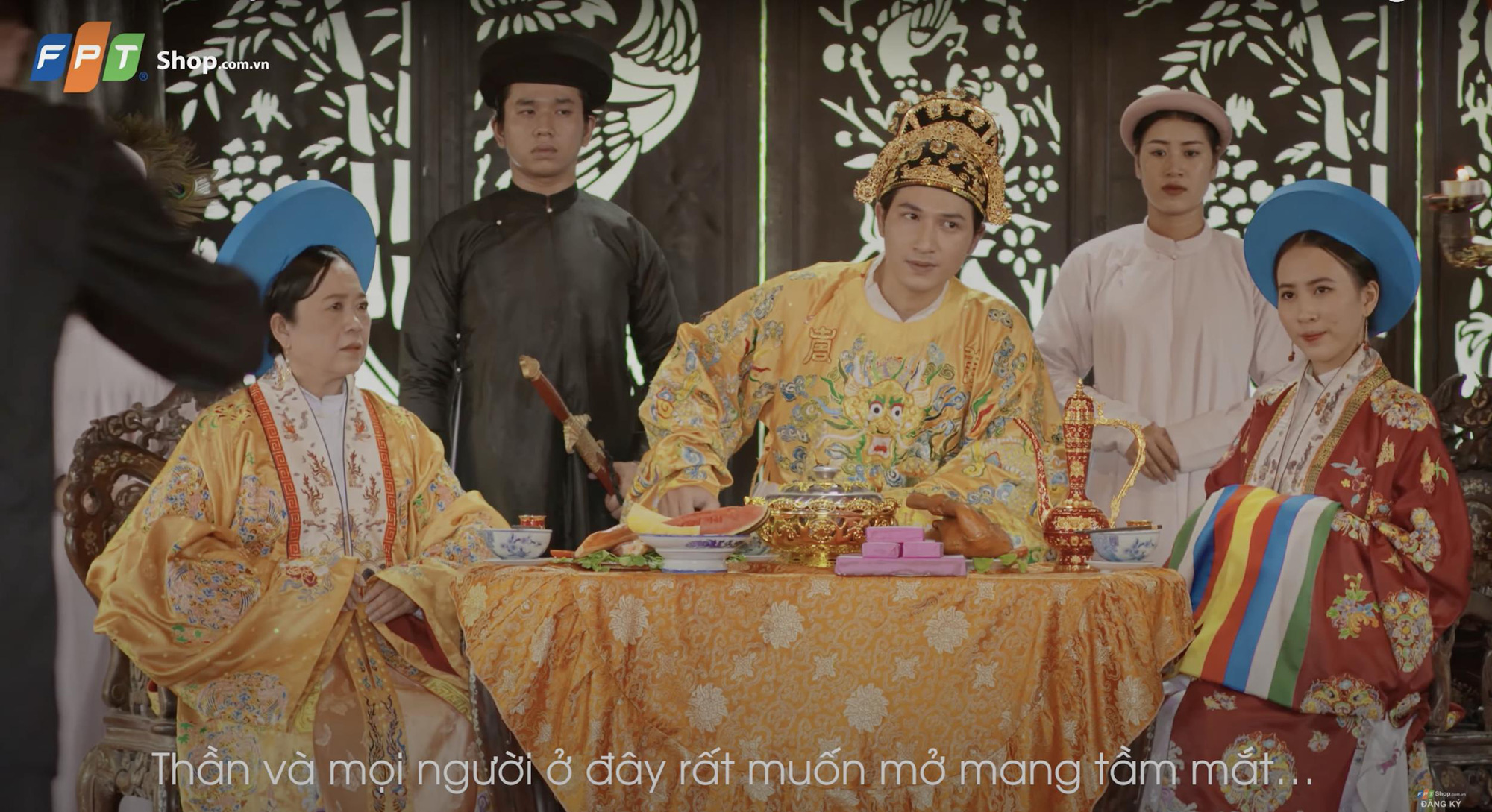 FPT Shop ra mắt phim Tết cổ trang “đỉnh của chóp, cư dân mạng share ầm ầm vì lý do này - Ảnh 8. FPT Shop ra mắt phim Tết cổ trang “đỉnh của chóp, cư dân mạng share ầm ầm vì lý do này - Ảnh 8.