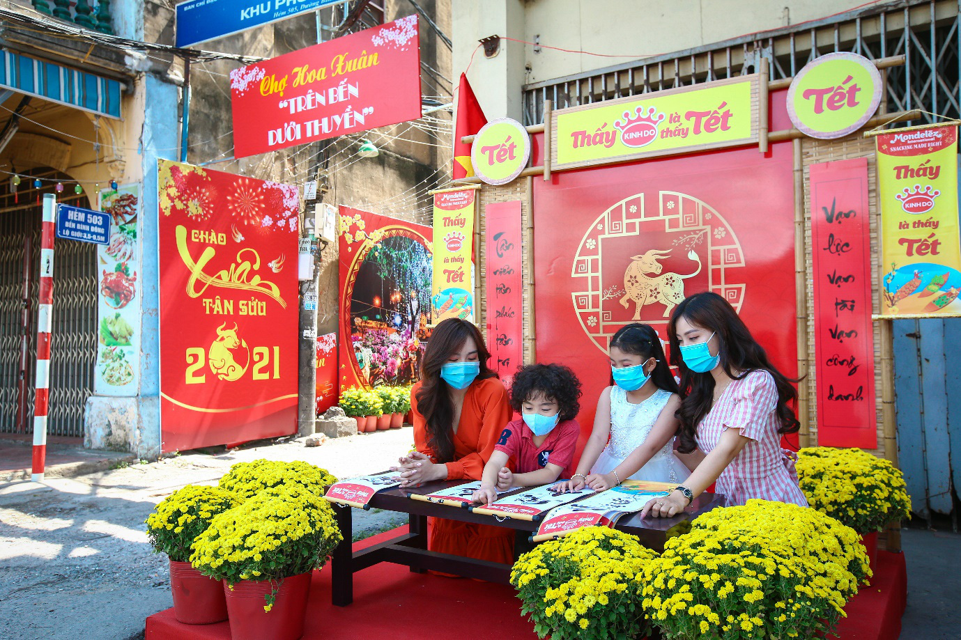 Rực rỡ chợ hoa xuân “Trên Bến Dưới Thuyền” phiên bản độc đáo - Ảnh 4.