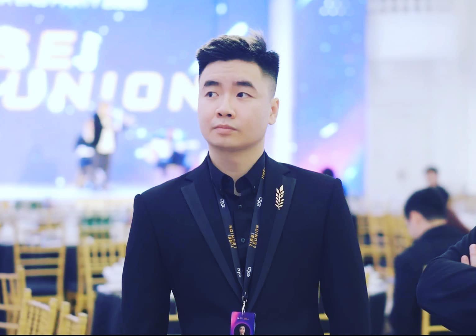 Streamer Tín Dubai - Làm nên thương hiệu từ sự khác biệt - Ảnh 1. Streamer Tín Dubai - Làm nên thương hiệu từ sự khác biệt - Ảnh 1.