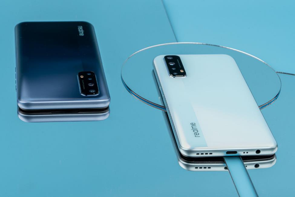 realme toàn cầu ghi dấu ấn với kết quả kinh doanh và nhiều giải thưởng quốc tế cũng như được yêu thích trong năm 2020 - Ảnh 1. realme toàn cầu ghi dấu ấn với kết quả kinh doanh và nhiều giải thưởng quốc tế cũng như được yêu thích trong năm 2020 - Ảnh 1.