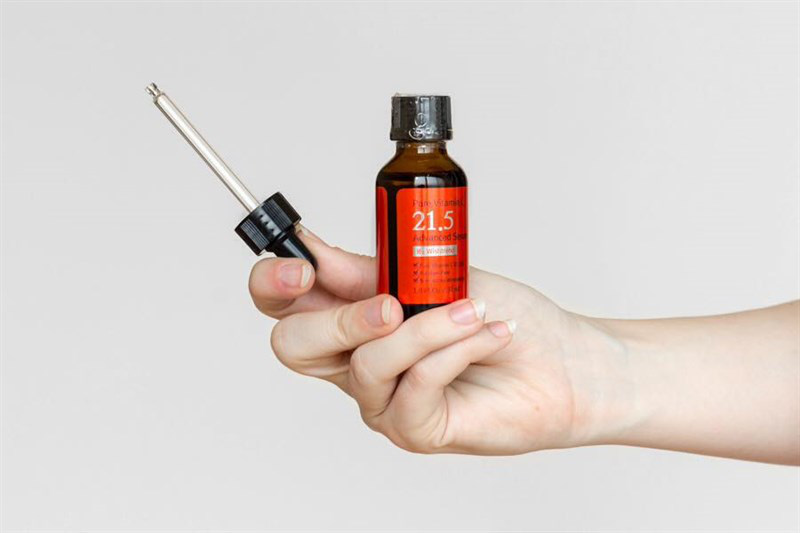 Bí quyết sử dụng Vitamin C cho da trắng sáng rạng ngời đón Tết - Ảnh 2. Bí quyết sử dụng Vitamin C cho da trắng sáng rạng ngời đón Tết - Ảnh 2.