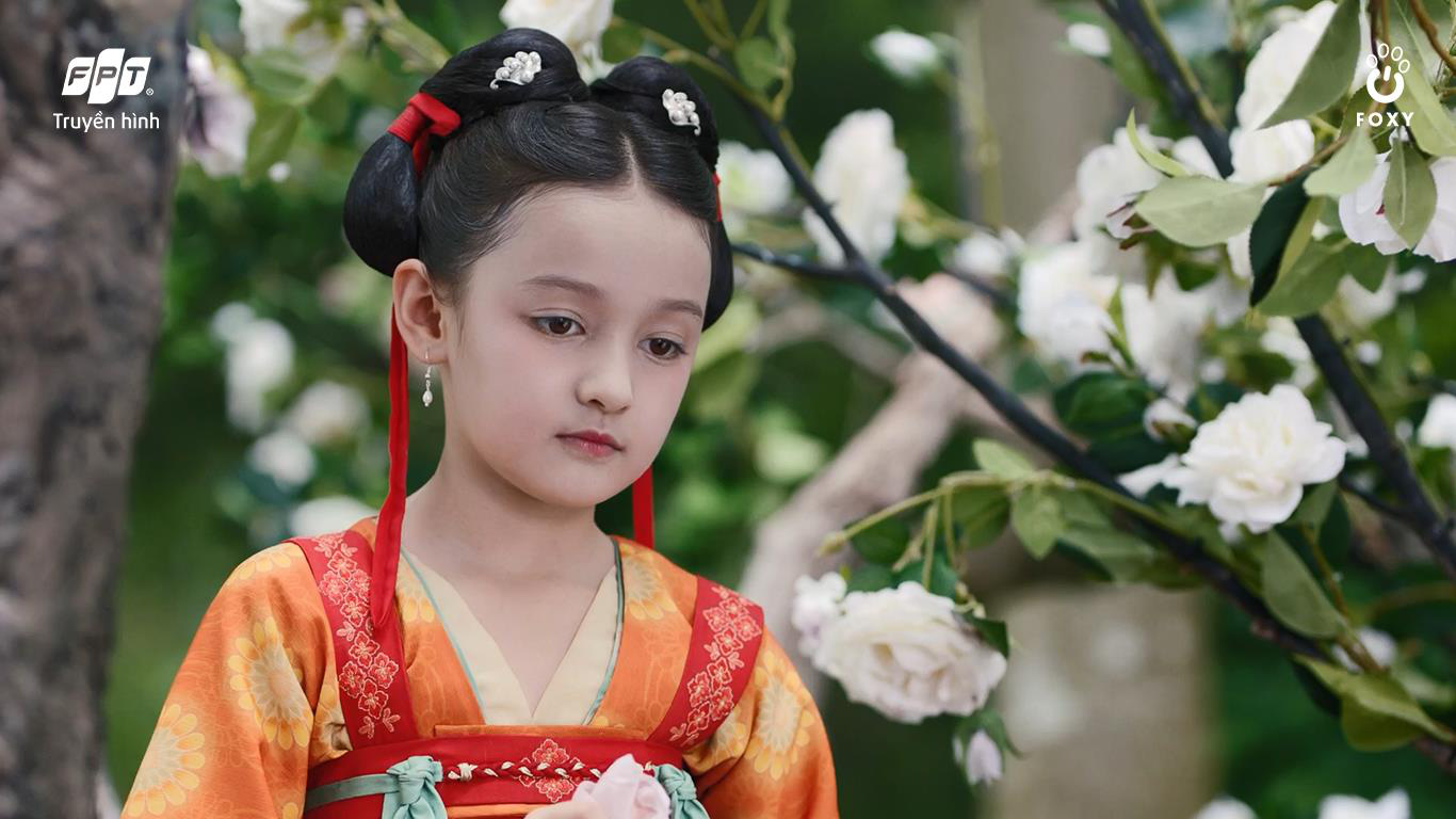Ngoài mỹ nhân Tân Cương - Cổ Lực Na Trát, Đại Đường Minh Nguyệt còn có những diễn viên nào? - Ảnh 6.