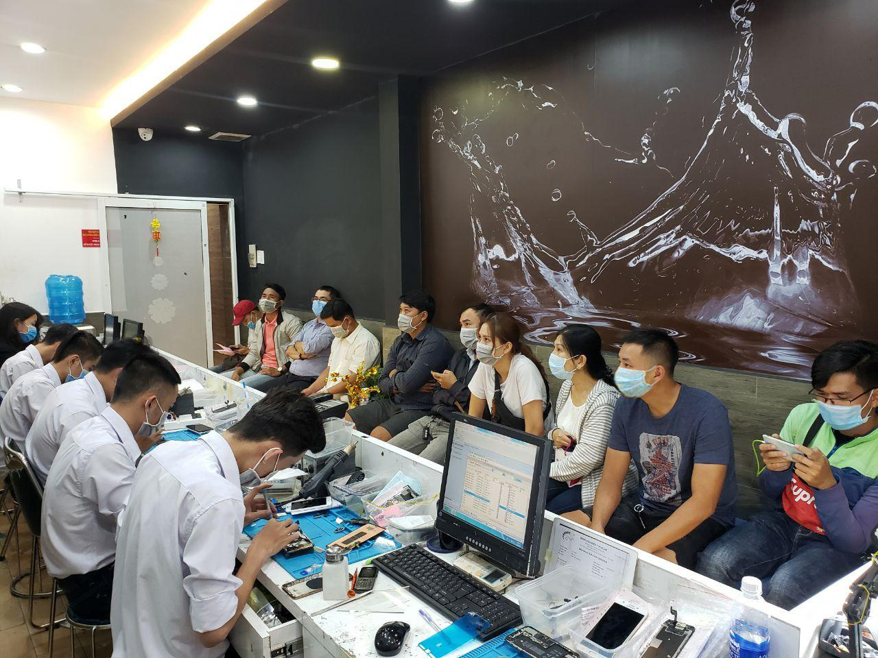 Thực hư chương trình thay pin iPhone giá 24.000 đồng, thật hay lừa đảo? - Ảnh 1. Thực hư chương trình thay pin iPhone giá 24.000 đồng, thật hay lừa đảo? - Ảnh 1.