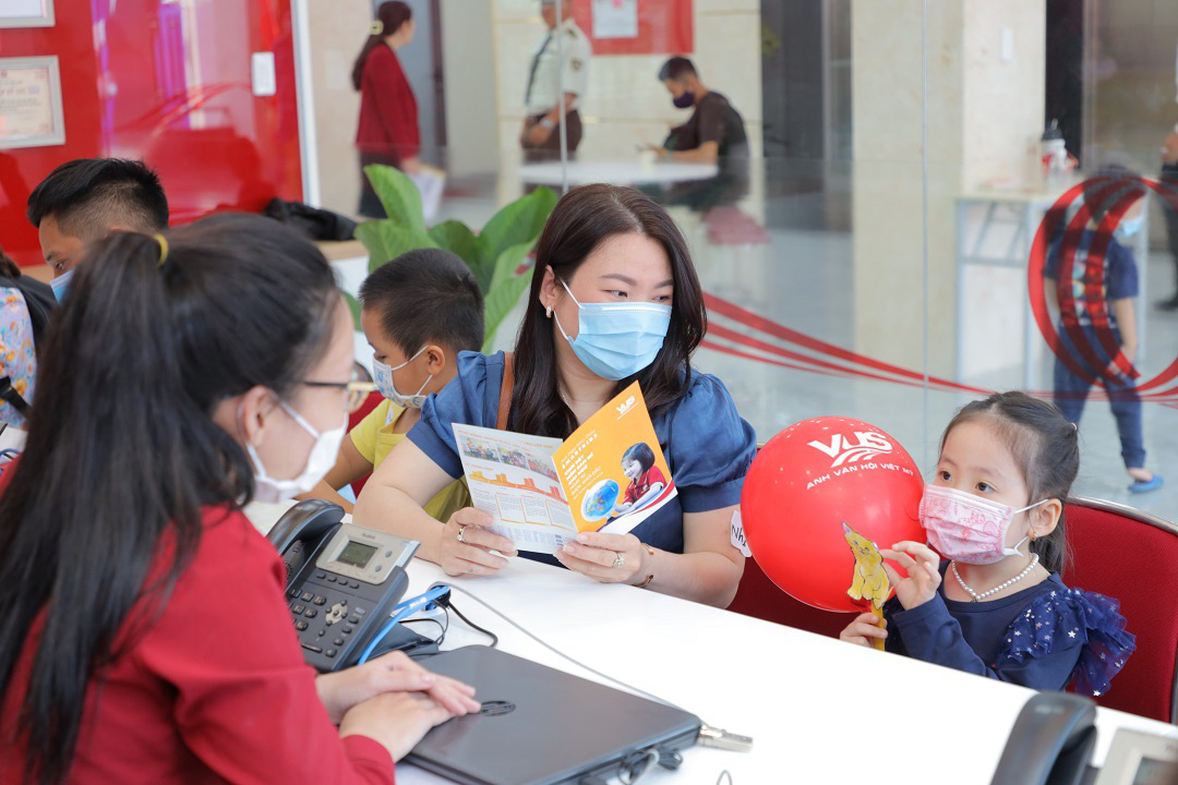 VUS tưng bừng khai trương cơ sở thứ 41 với lớp học tiếng Anh hoàn toàn miễn phí - Ảnh 2. VUS tưng bừng khai trương cơ sở thứ 41 với lớp học tiếng Anh hoàn toàn miễn phí - Ảnh 2.