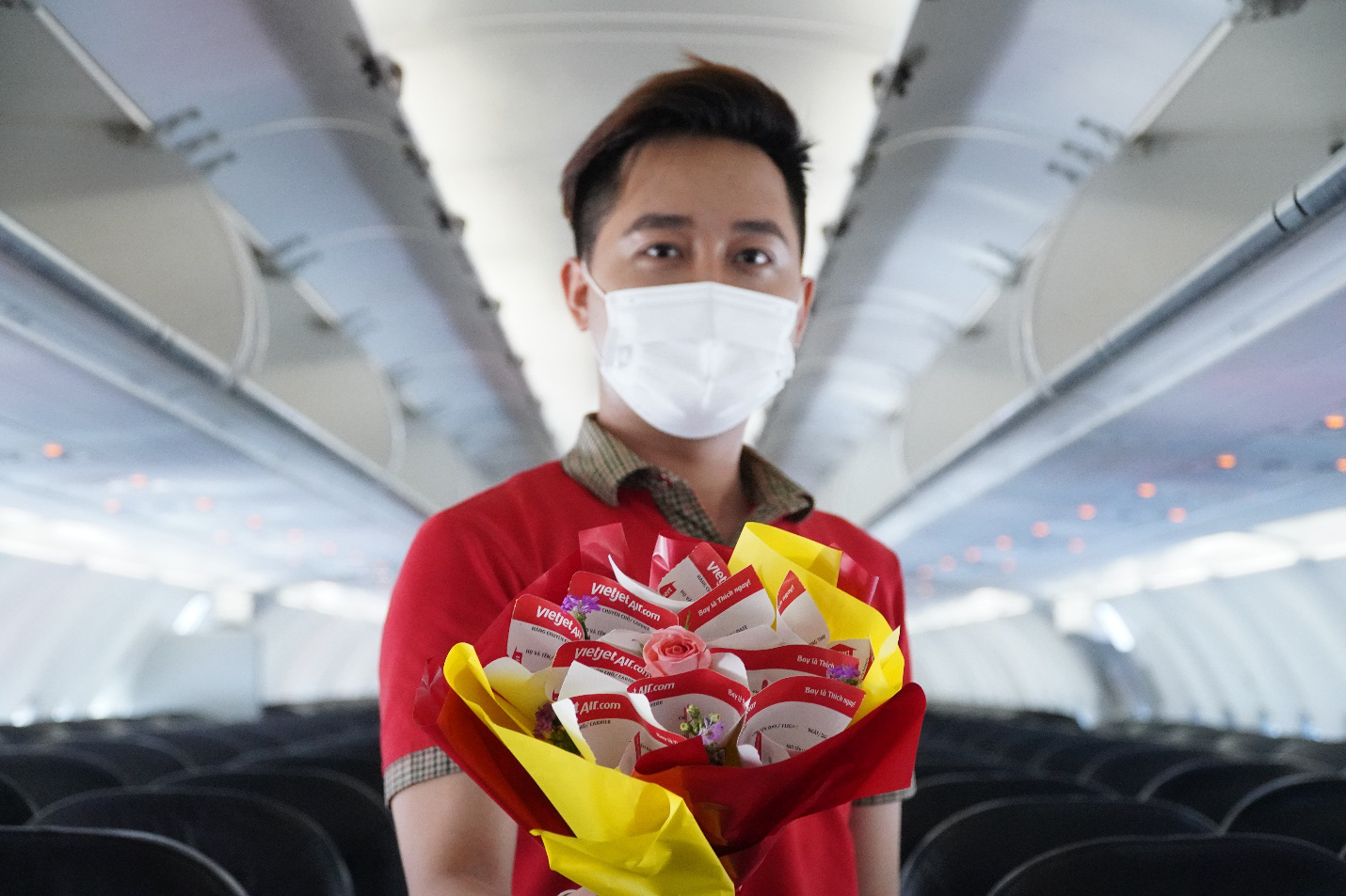 Có hẹn với bầu trời, cùng nàng đi muôn nơi trên tàu bay Vietjet - Ảnh 1.