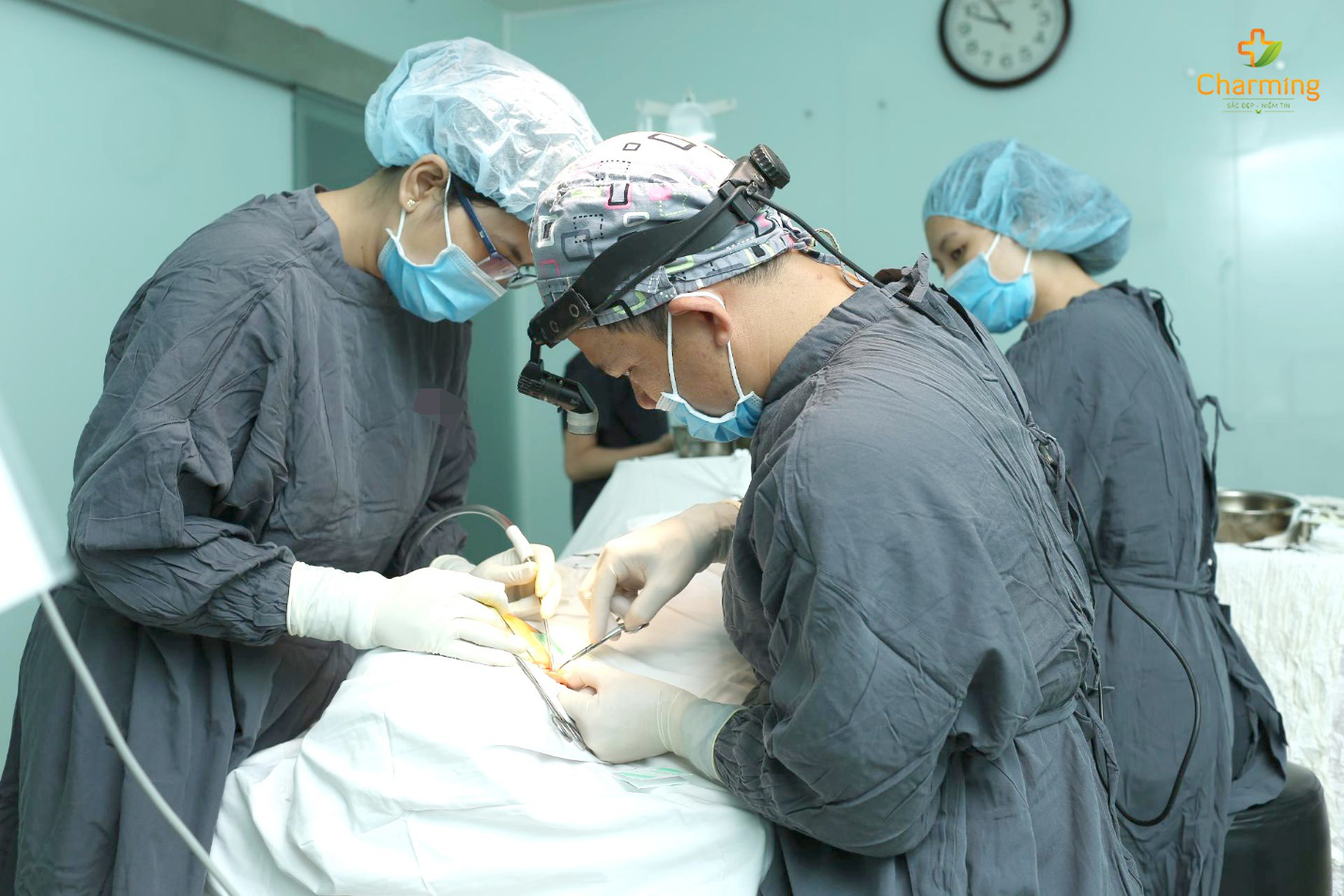 Thẩm mỹ viện Charming - Bs. Nguyễn Khanh: Biến hình đôi môi quyến rũ đầy mê hoặc - Ảnh 2. Thẩm mỹ viện Charming - Bs. Nguyễn Khanh: Biến hình đôi môi quyến rũ đầy mê hoặc - Ảnh 2.