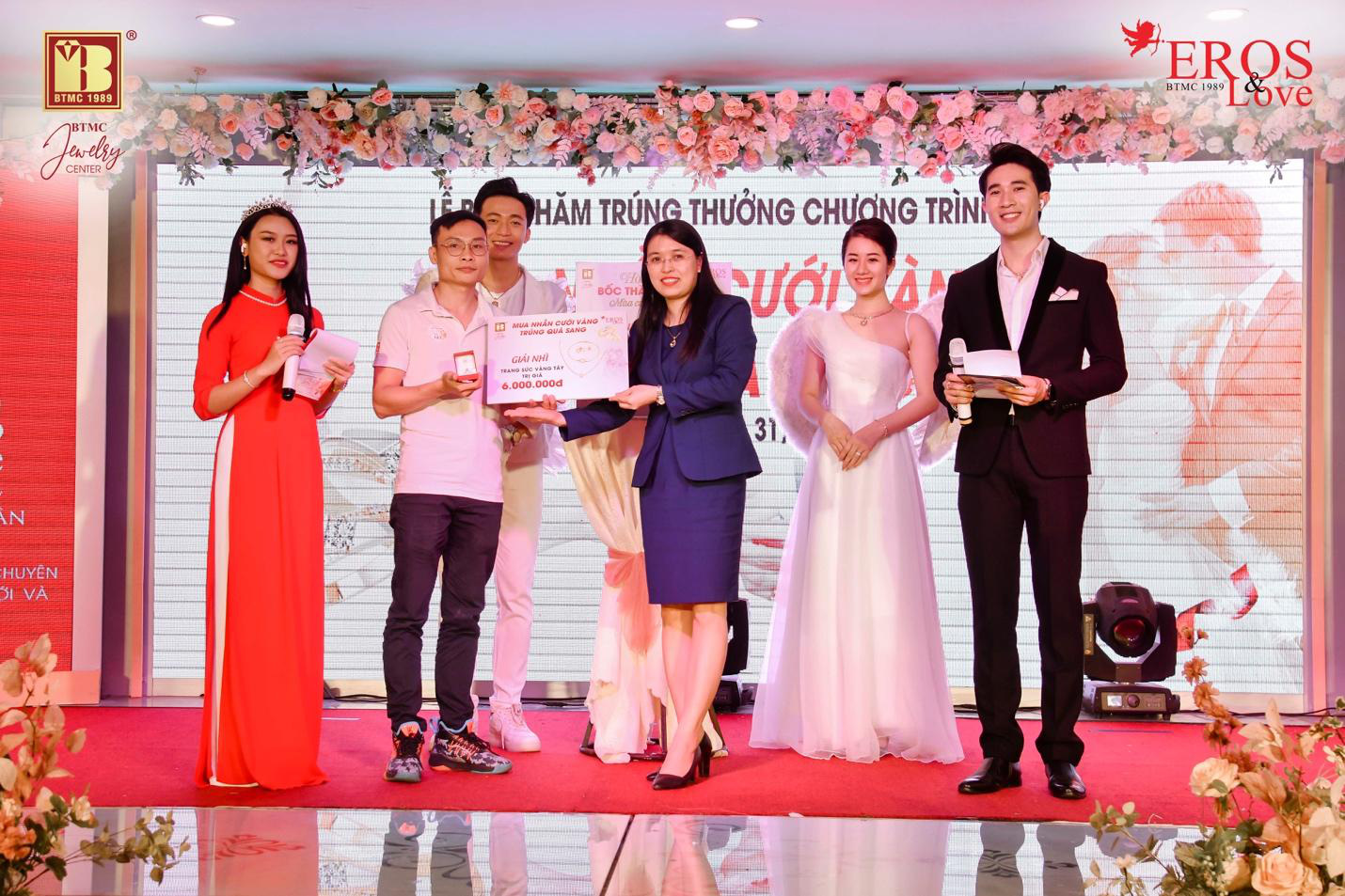 Bảo Tín Minh Châu bốc thăm và trao giải thưởng mùa cưới 2020 - 2021 đợt 2 - Ảnh 4.