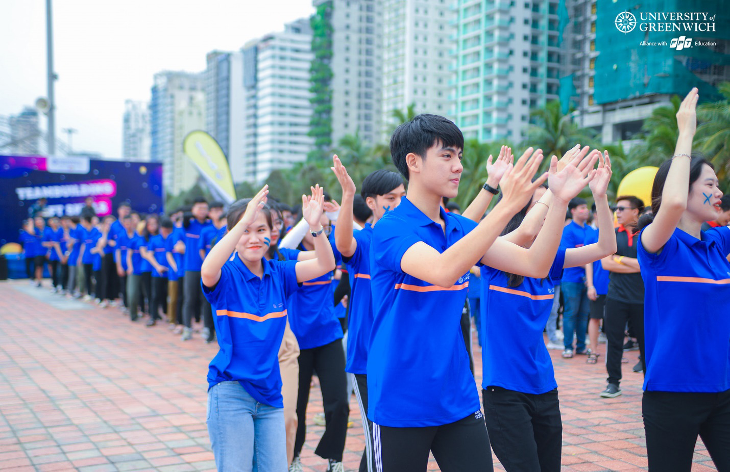 Đàn em cùng trường Trúc Anh “gây sốt” vì giống thần tượng nhóm nhạc xứ Hàn - Ảnh 3.